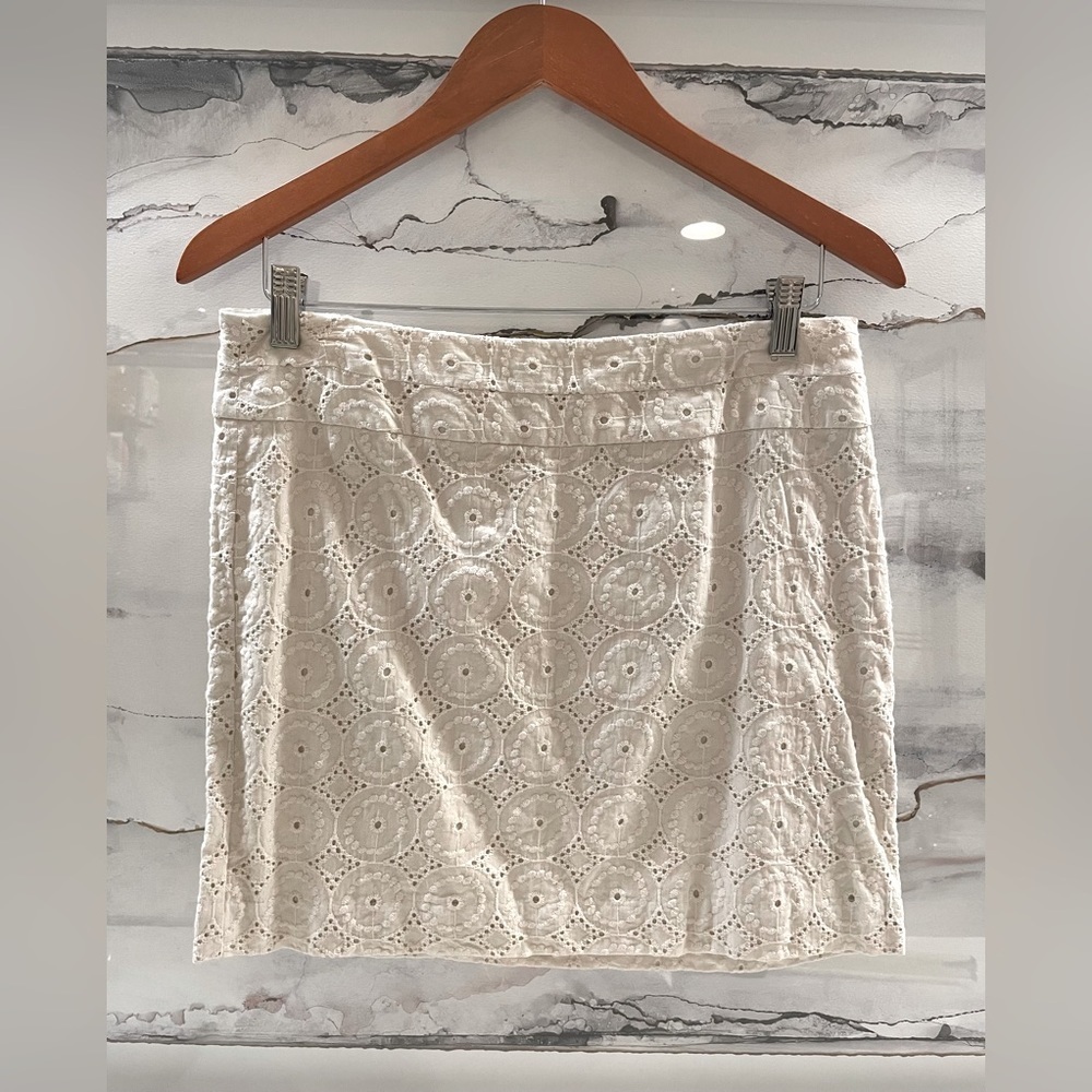 Ann Taylor LOFT- White Lined Vintage Mini Skirt, Size 8P